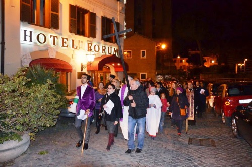 Греко-католики участь у спільній Хресній Дорозі вулицями Рима (ФОТО)